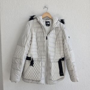 The North Face Women's Parkina 550 Down Belted Hooded Jacket Moonlight Ivory XL